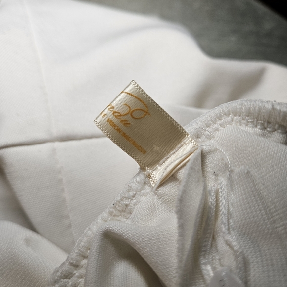 Elegant Off-Shoulder White Dress with Lace Applique & Fringe Detail - Picture 9 of 10